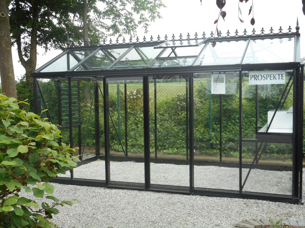 Ausstellung PV24 RAL9005