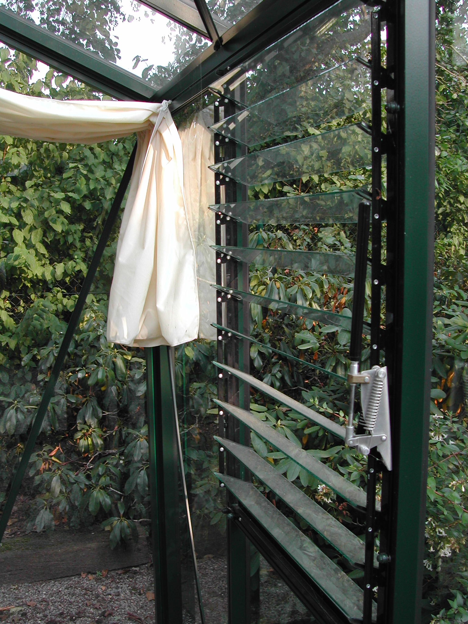 Automatischer Lamellenöffner für Gewächshäuser – Bild 1