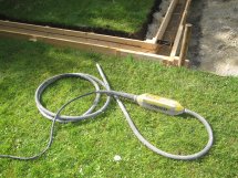 Ein Gewächshaus entsteht bei Hans Schindlbeck Innenruettler Wacker zum Betonverdichten Innenruettler Wacker zum Betonverdichten